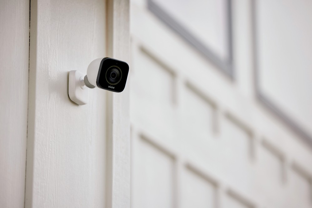 Outdoor camera discount compatible with vivint